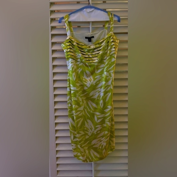 Kenneth Cole Silk Dress Size 8 EUC - Picture 1 of 5